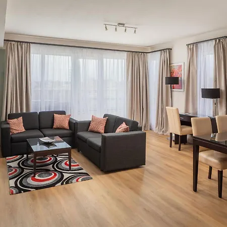 Escala & מלון 4*