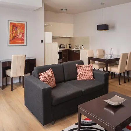 Escala & מלון 4*