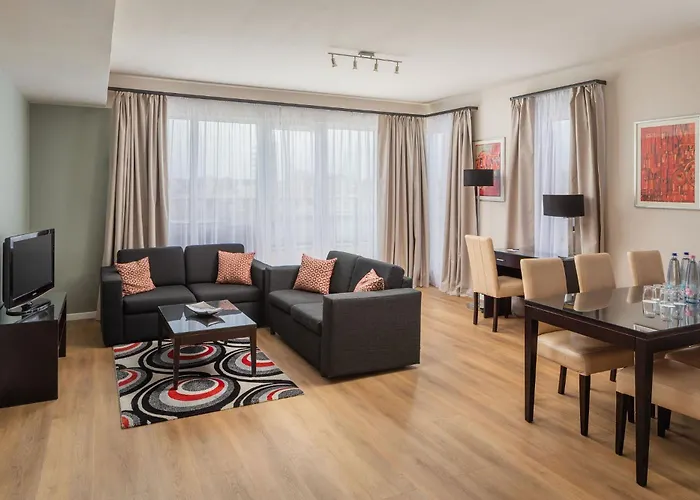 Escala & Ξενοδοχείο 4*