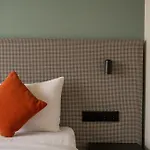 Escala & Hotel 4*