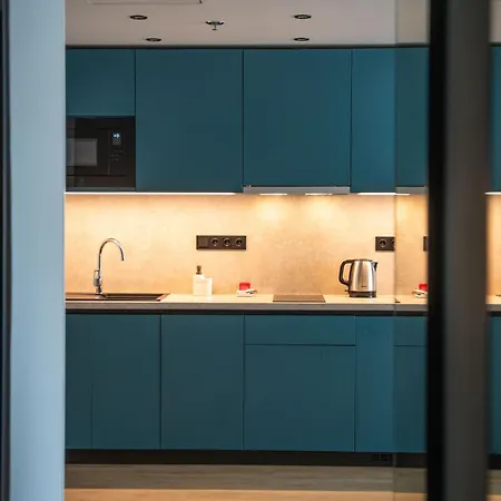 מלון Escala & 4*