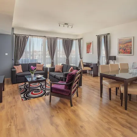 Escala & Budapešť