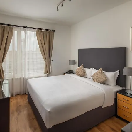 Escala & מלון 4*