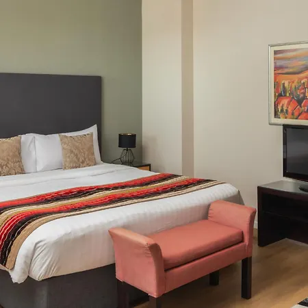 Escala & 4*