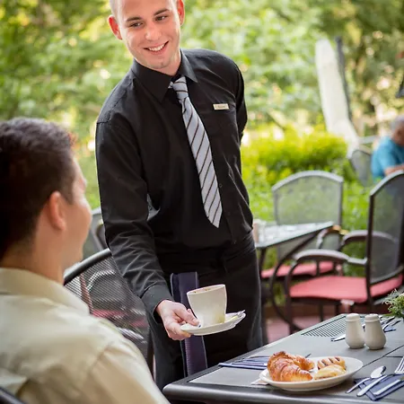 Escala & Hotel Budapesta