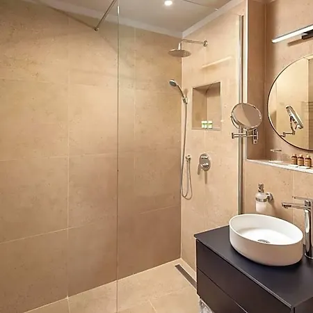 Hotel Escala & 4*
