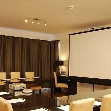 Escala & Hotel 4*
