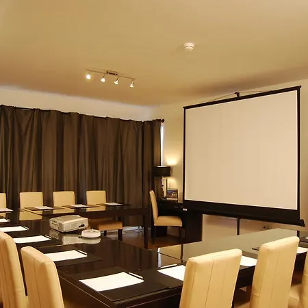 Otel Escala &