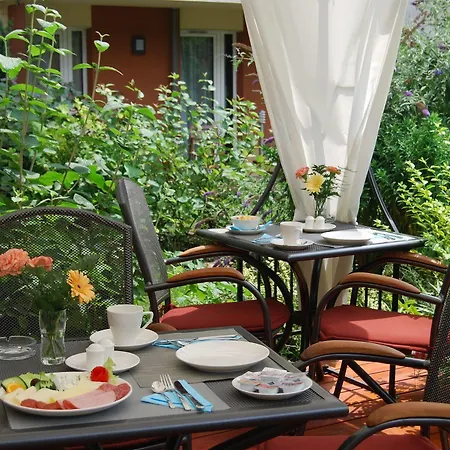 Escala & Hotel 4*
