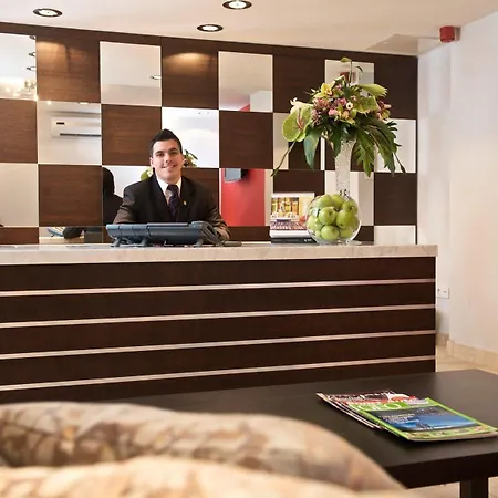 Escala & מלון 4*