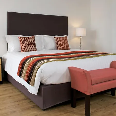Escala & מלון 4*