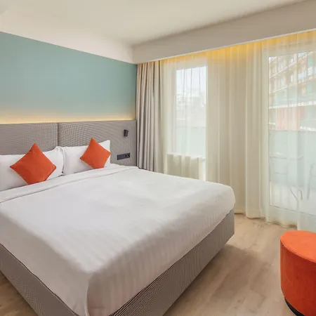 Escala & 4*