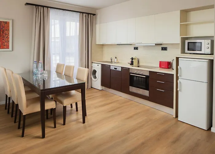 Отель Escala & 4*