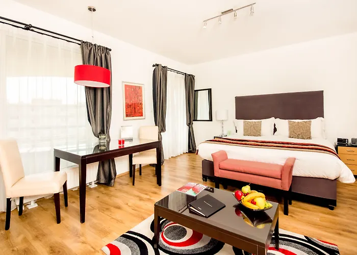 Отель Escala & 4*